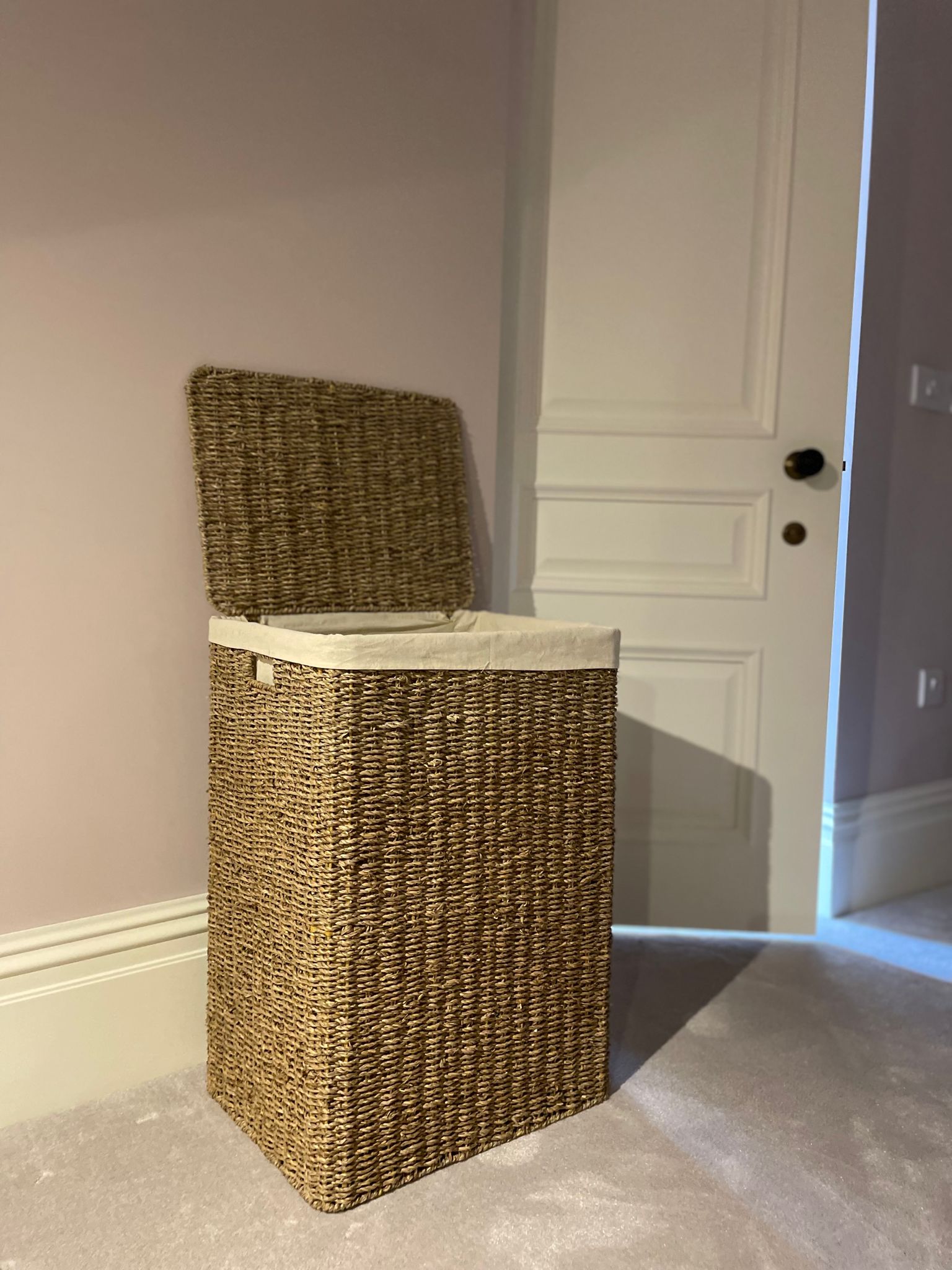 Wovenhill Seagrass Rattan Laundry Basket - REGN